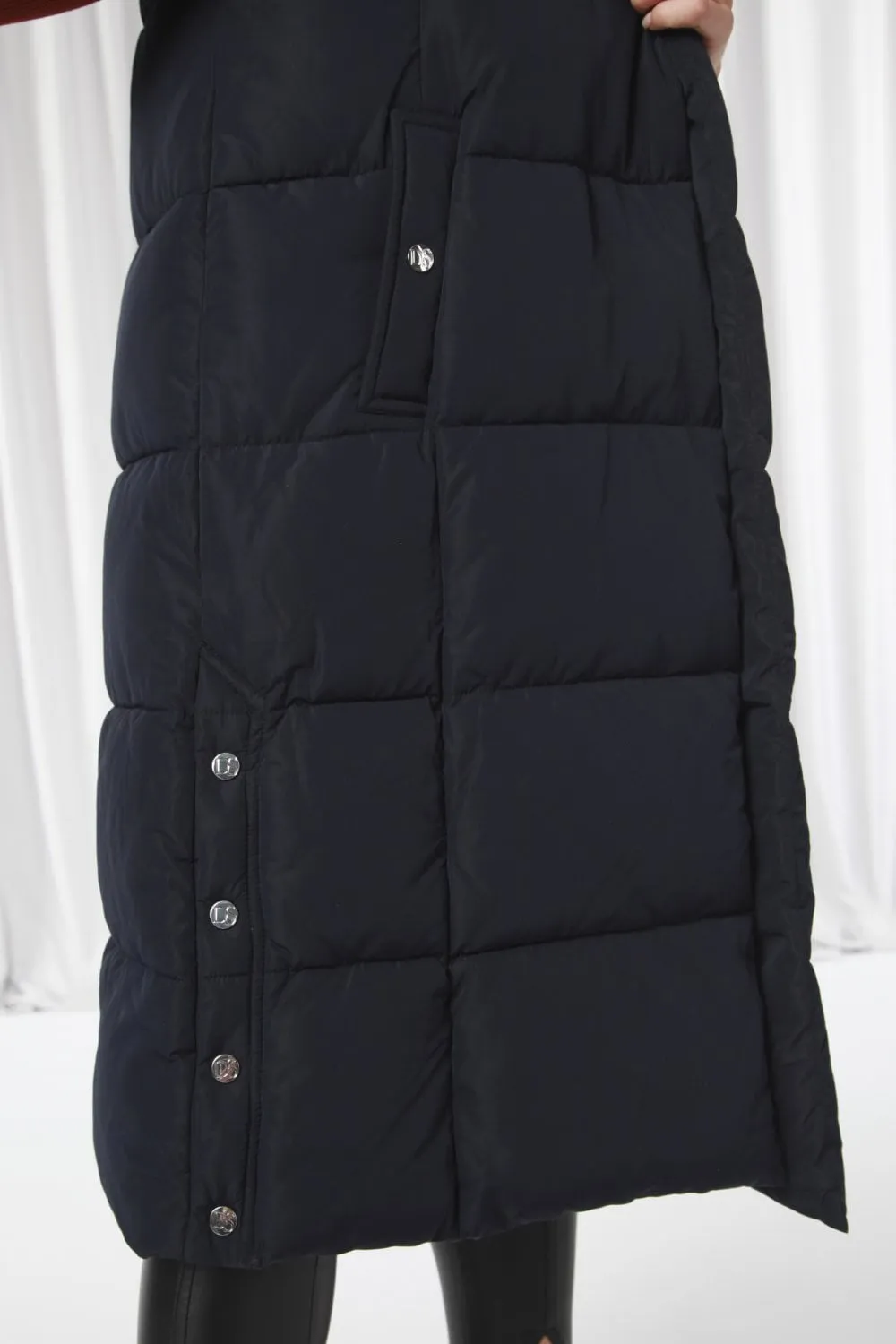 Double Second Navy Long Lux Wrap Gilet Puffer