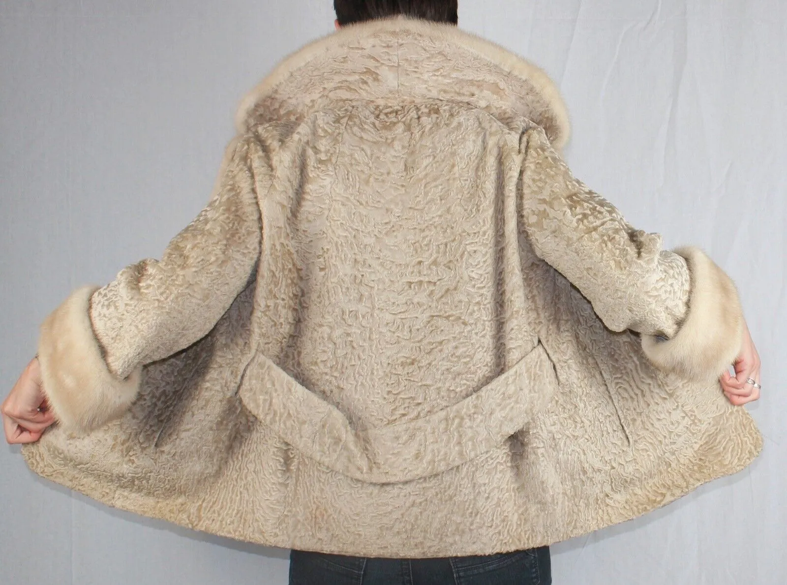 Vintage Light Broadtail Jacket w/ Tourmaline Mink Fur Collar -M